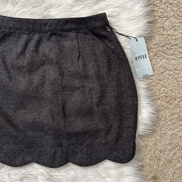 {HYFVE} Scallop Hem Mini Skirt with Pockets in Grey - Women's Medium - NWT - Picture 5 of 12